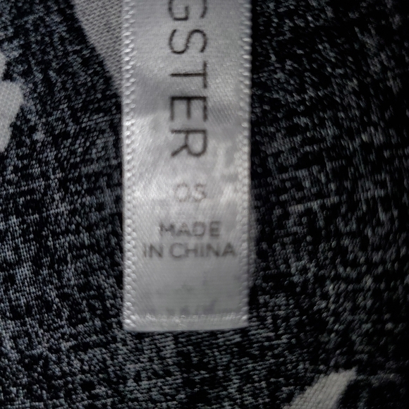 Black & White Floral Robe Spiritual Gangster OSFM - Picture 6 of 7